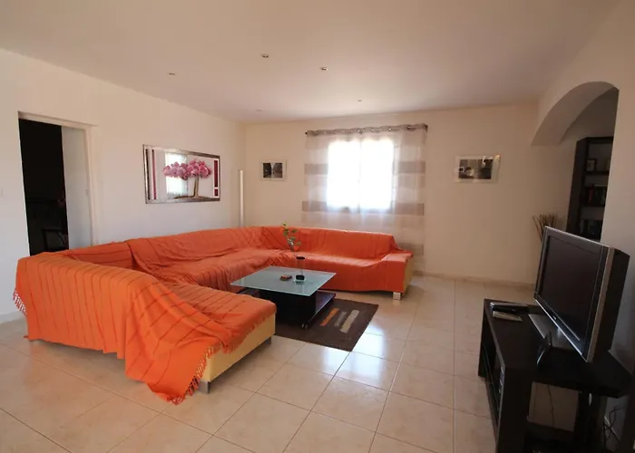 Superbe Climatisee Cloturee, Wifi, 3 Km De La Mer, 4 Belles Chambres, Piscine Privee Sur Les Hauteurs Du Village Lxtou21
