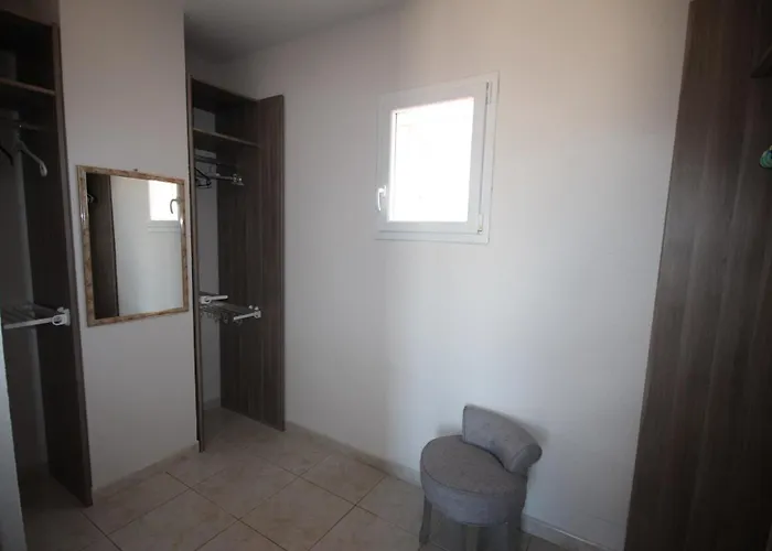 Villa Superbe Climatisee Cloturee, Wifi, 3 Km De La Mer, 4 Belles Chambres, Piscine Privee Sur Les Hauteurs Du Village Lxtou21