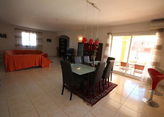 Superbe Climatisee Cloturee, Wifi, 3 Km De La Mer, 4 Belles Chambres, Piscine Privee Sur Les Hauteurs Du Village Lxtou21 *