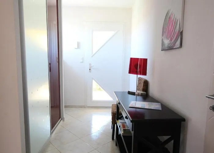 Superbe Climatisee Cloturee, Wifi, 3 Km De La Mer, 4 Belles Chambres, Piscine Privee Sur Les Hauteurs Du Village Lxtou21 *
